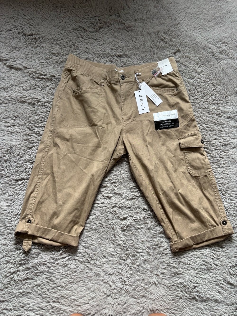 NWT Dash Khaki Cargo Capris size Large